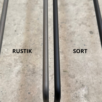 Forskellen på rustik og sort farven til toiletpapirsholderen